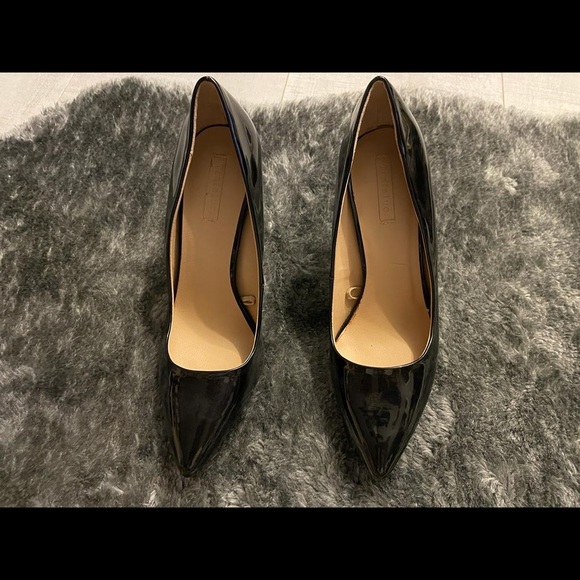 Excellent condition Zara Trafaluc Black Pointy Toe Pumps 👠👠 - Picture 3 of 7